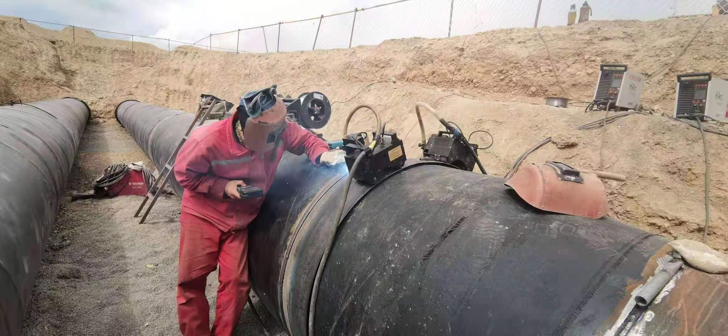 新疆石油管道1200mm焊接(图1)