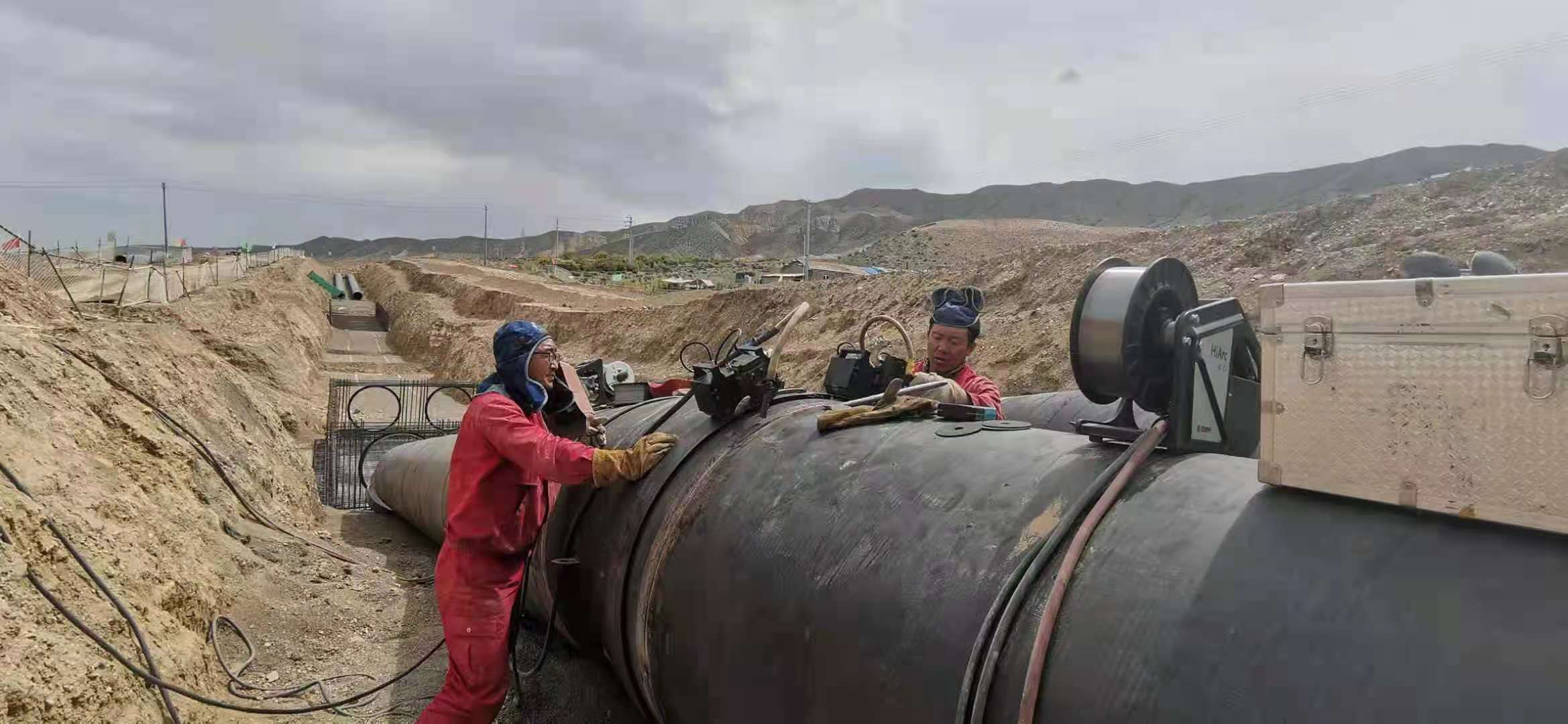 新疆石油管道1200mm焊接(图2)